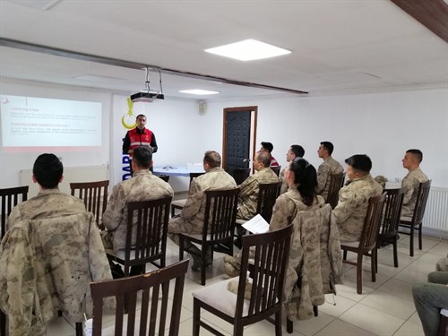İl Jandarma Komutanlığı Personellerine Düzensiz Göç ve Yabancılar Mevzuatı Genelinde Eğitim Verdik